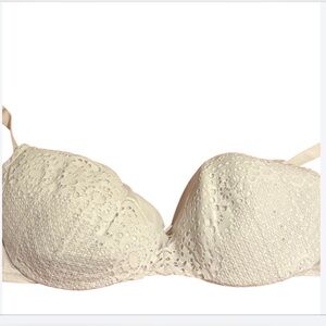 Cacique White Lace 42DD Bra. Like new!